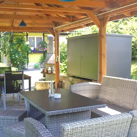 Holiday home Annis- Romantikhaeuschen Konigstein an der Elbe