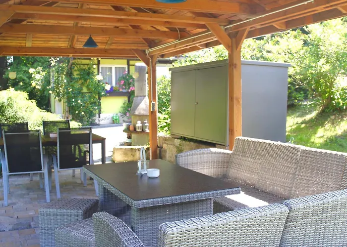 Holiday home Annis- Romantikhaeuschen Konigstein an der Elbe